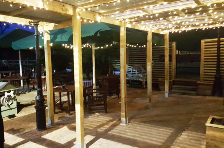 Round Oak Inn